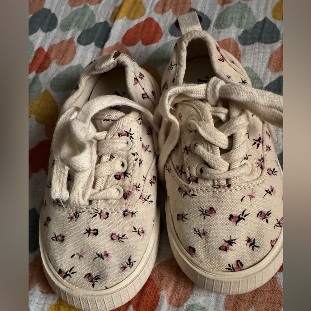 Zara Cream Floral Kids Sneakers